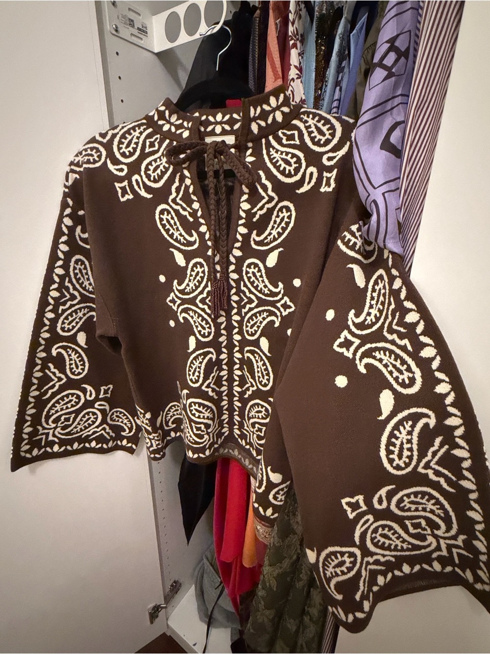 FARM Rio Brown and Cream Paisley V‑Neck Hooded Sweater